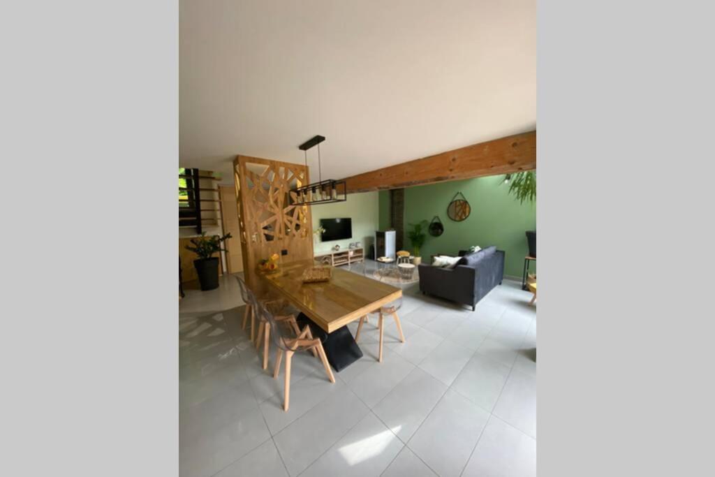 Les Dependances Villa Courtivron Bagian luar foto